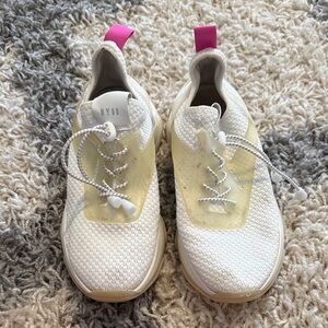 Steve Madden sneakers size 7.5